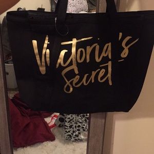 Black Victoria's tote